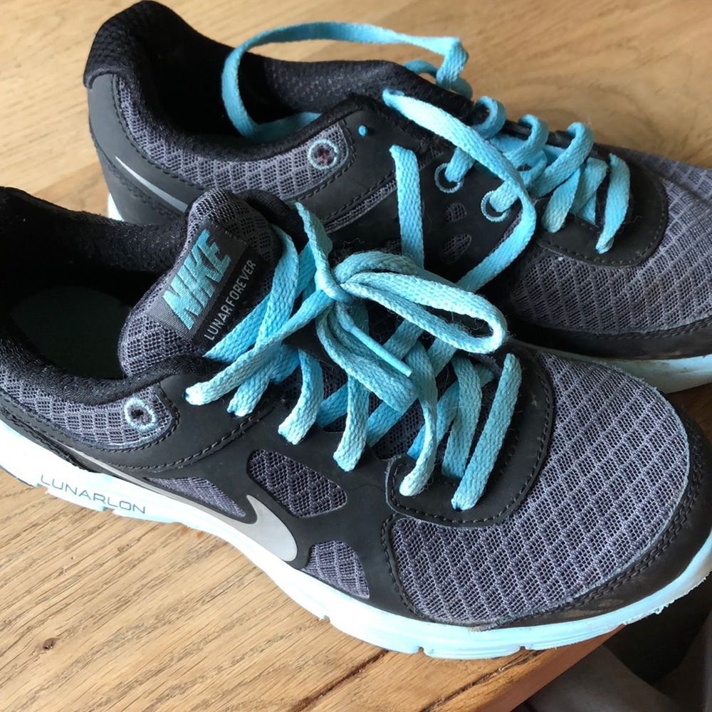 Nike girls sneakers